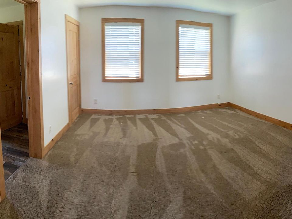 2nd image of 76 E Circle Dr