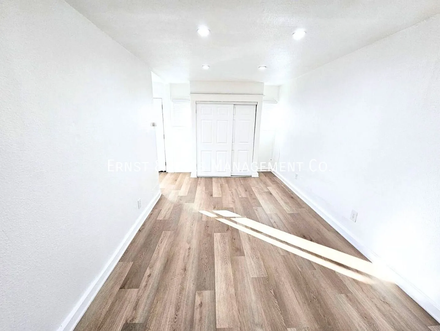 1527 Junipero Ave — Photo 3