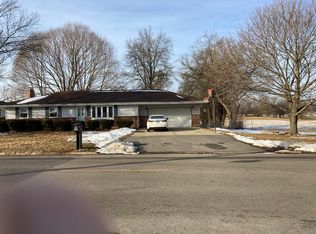 612 E Fast Ave, Mackinaw, IL