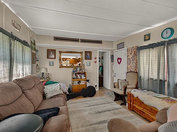 2nd image of 421 E Glade St
