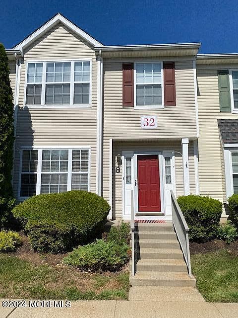 1st image of 32 Oliver Ct Unit 8