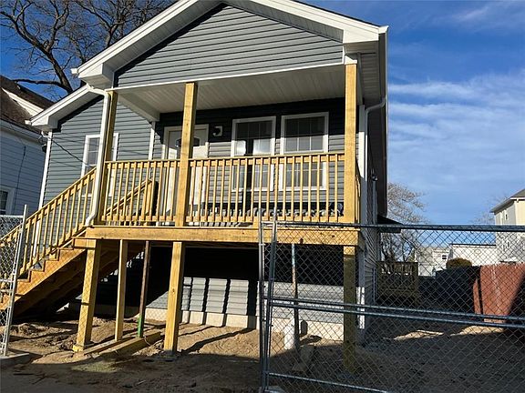 3rd image of 105 Salina St