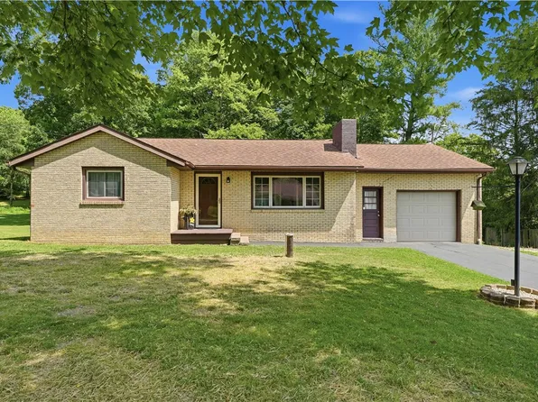 2339 Downing Ln, Hermitage, PA 16148