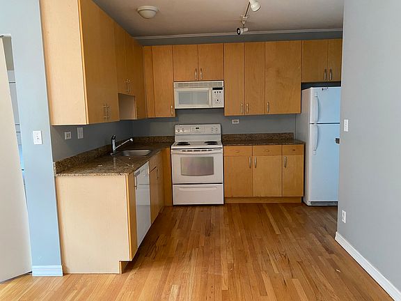 3rd image of 1411 W Farwell Ave #3