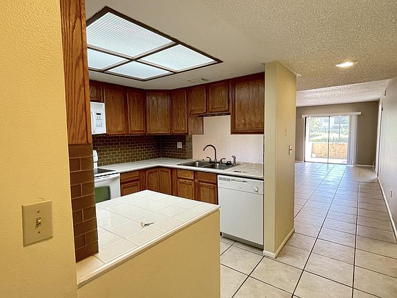 3rd image of 4989 Puritan Cir #502-0502-0