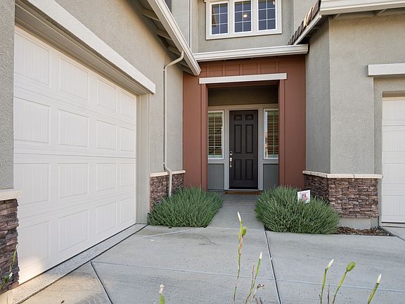 4th image of 8596 Yari Way
