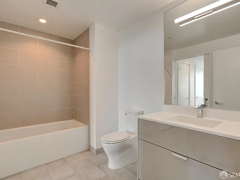 1000 3rd St #916 — Photo 16