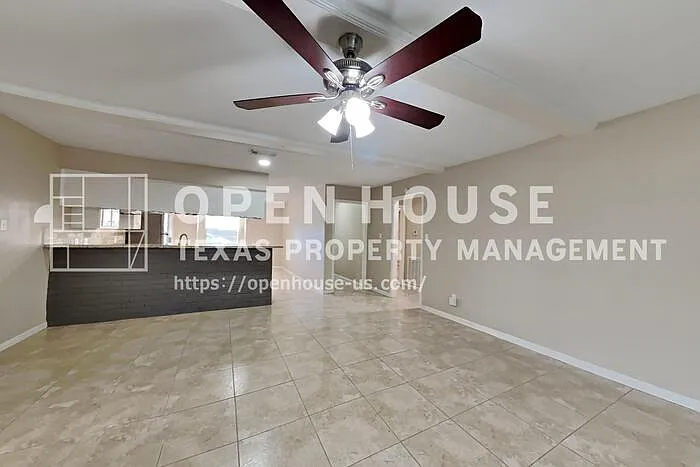3202 Vandyke Dr — Photo 3