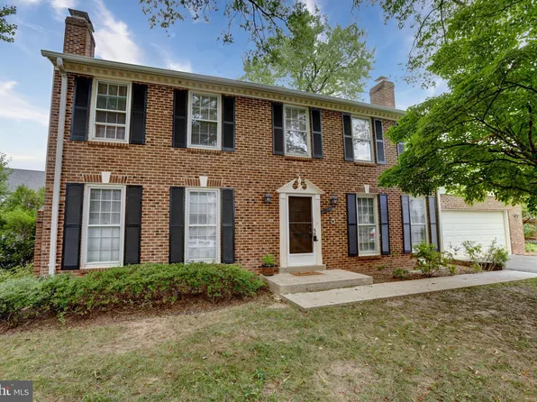 4853 Old Dominion Dr, Arlington, VA 22207