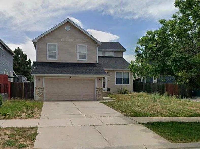 4 bed, 2.5 bath, 2061 sqft, $2,600 — Photo 1