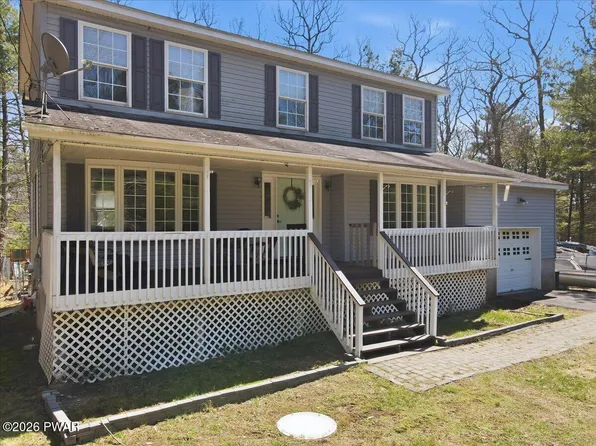 126 Bernadette Dr, Dingmans Ferry, PA 18328