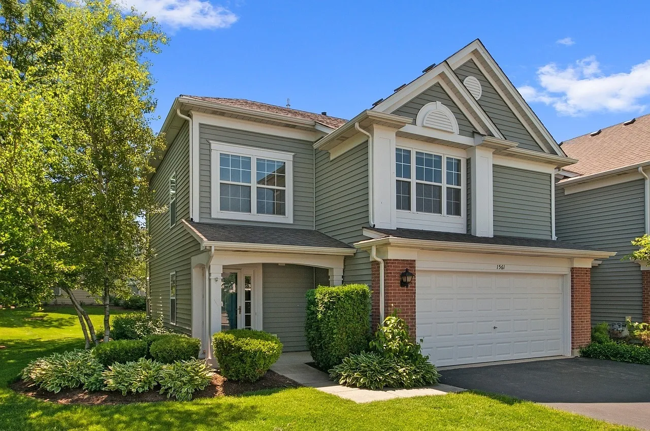 3 bed, 2.5 bath, $3,495 — Photo 1