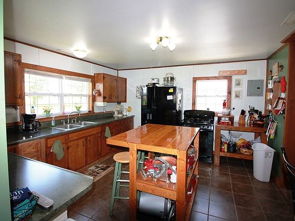 2nd image of 2865 Highway 51