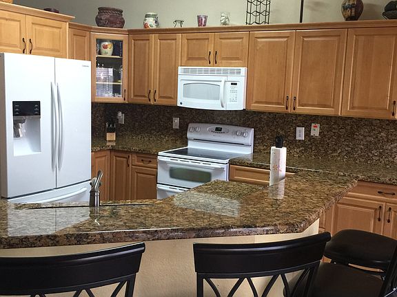 5th image of 1353 SW 181st Ave