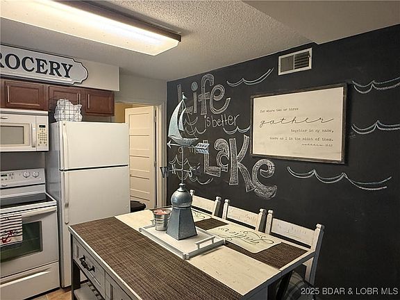 3rd image of 20 Wheel House Ct #2-B