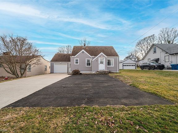 2nd image of 60 Renee Dr