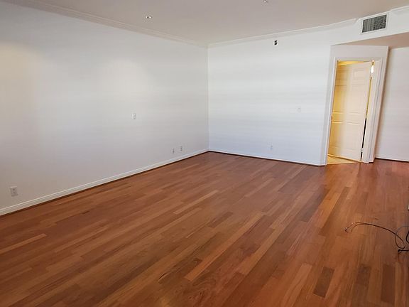 3rd image of 11838 Dorothy St APT 301