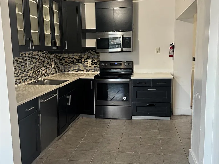 3120 SW 12th Pl — Photo 11