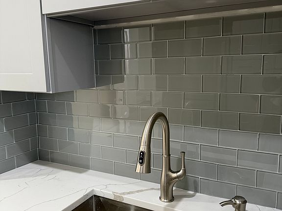4th image of 54 Fairfield Ave #1