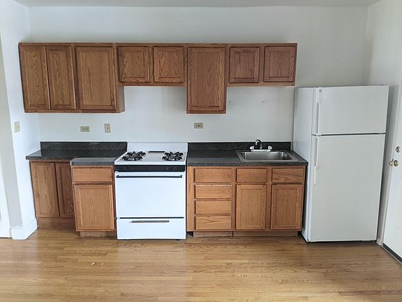 5th image of 6457 N Washtenaw Ave APT 3