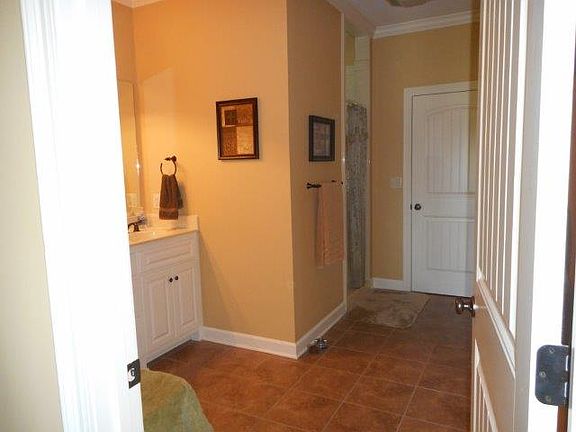 3rd image of 293 Jaybird Ln