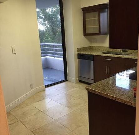 4th image of 3300 NE 191st St APT 511