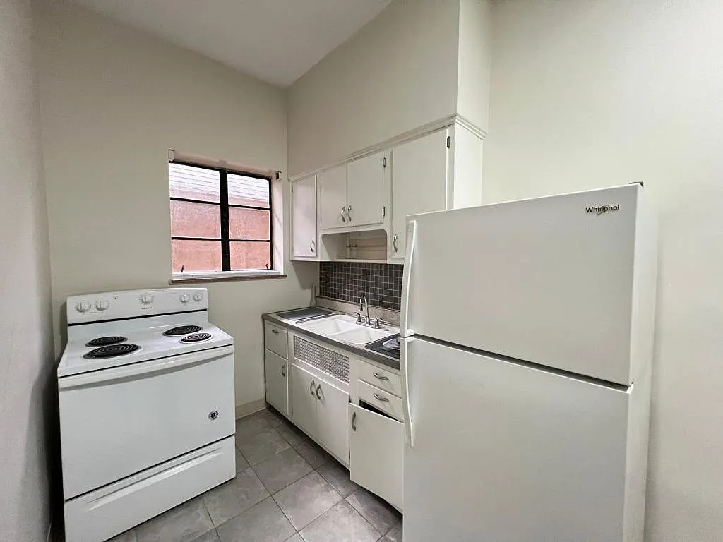 1555 Neil Ave, Unit 2B — Photo 2