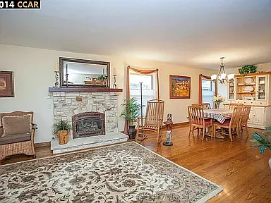 2449 Casa Way — Photo 7