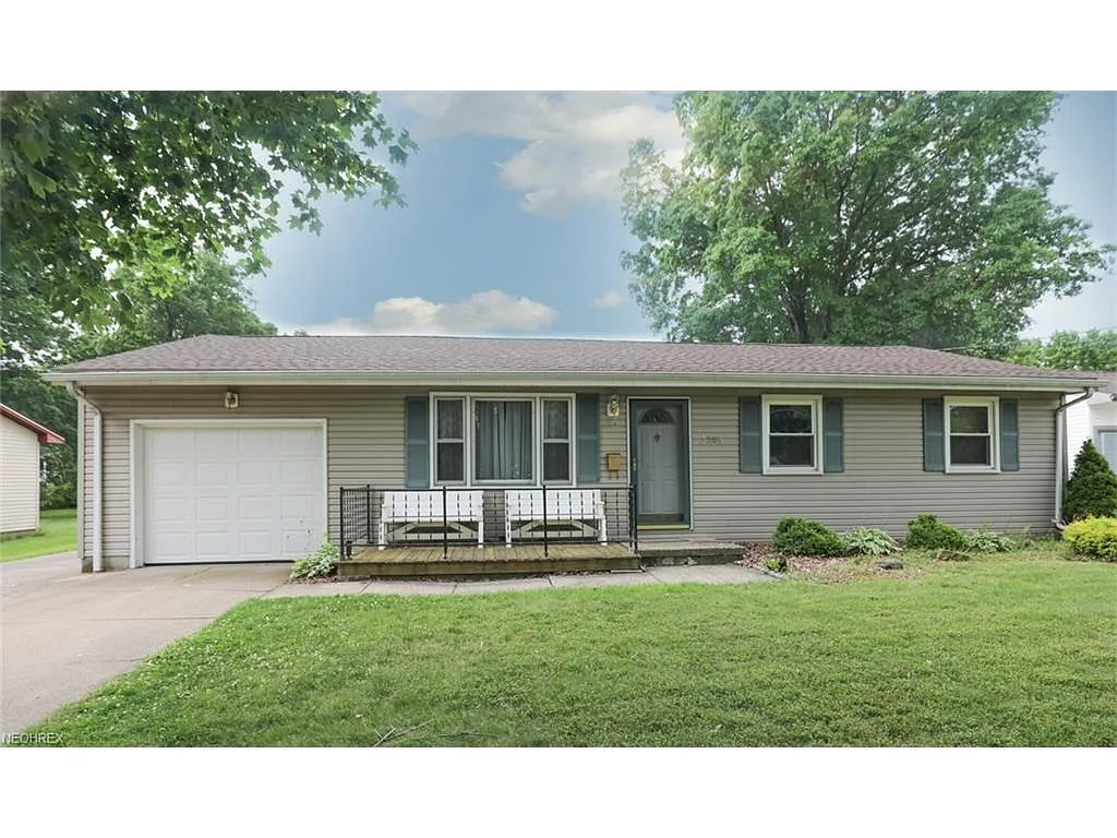 3209 Straley Ln photo 1