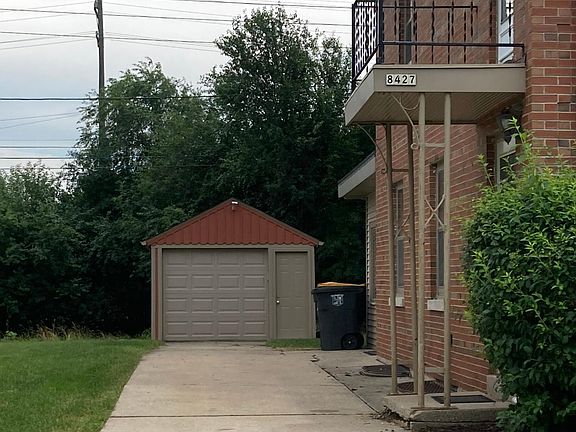 2nd image of 8427 W Hawthorne Ave