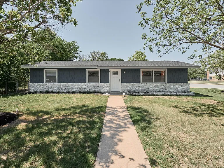 7706 Delafield Ln — Photo 1
