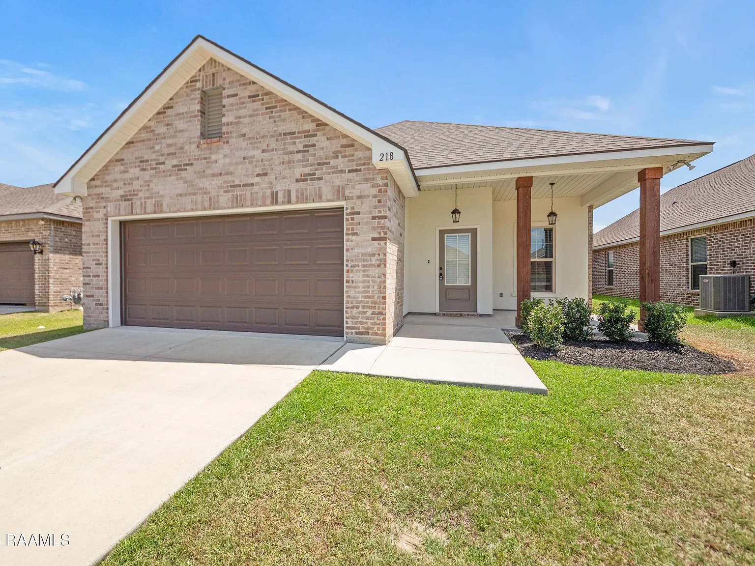 4 bed, 2.5 bath, 1738 sqft, $1,950 — Photo 1