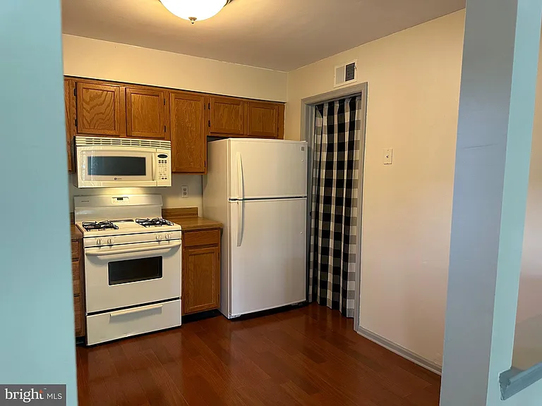 128 Andover Pl — Photo 9