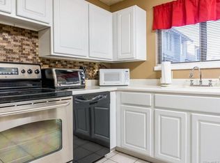 4 Amato Dr APT D, South Windsor, CT 06074