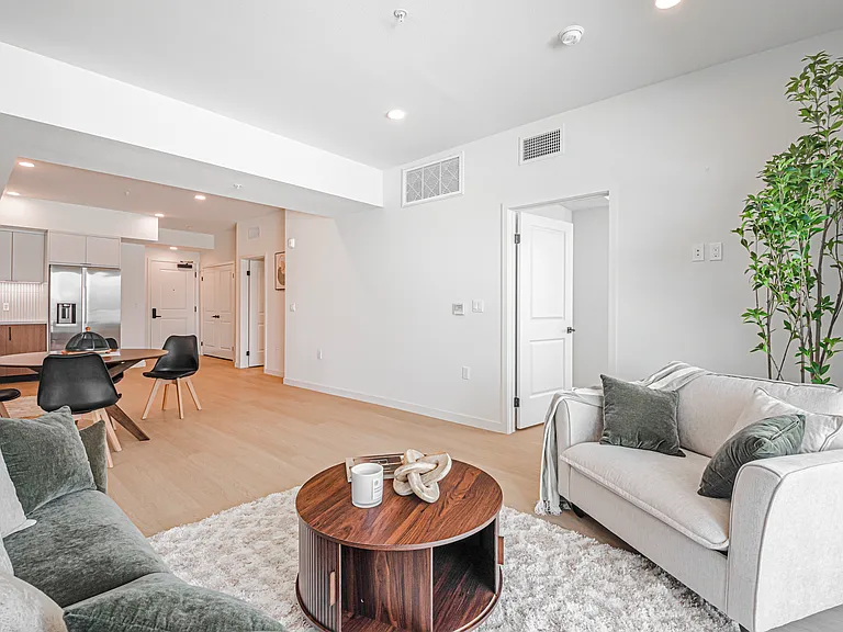 856 Gramercy Drive — Photo 78