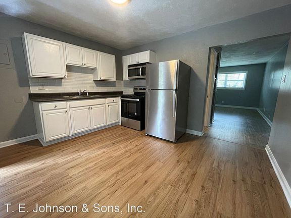 4th image of 824 W 7th St #D