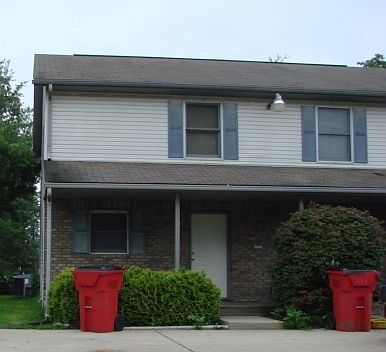 2nd image of 1300 S Hickory Grove Ln