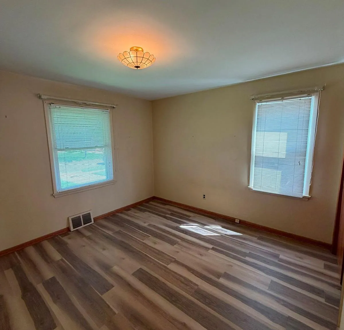 3 bed, 2145 sqft, $1,750 — Photo 3