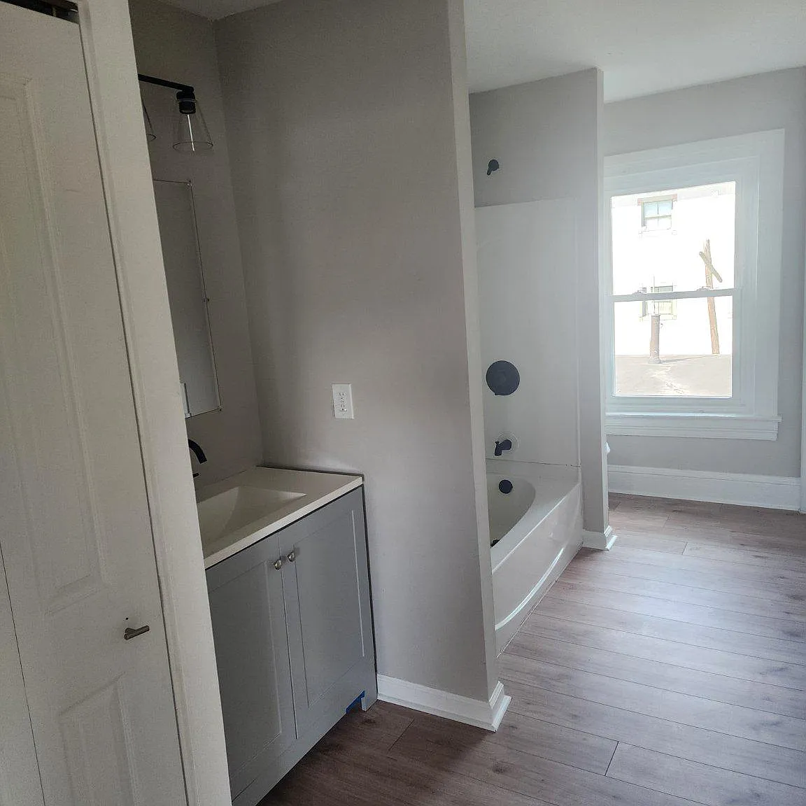3 bed, 1.0 bath, 700 sqft, $1,550 — Photo 4