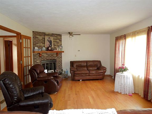 2nd image of 229 Knollwood Dr
