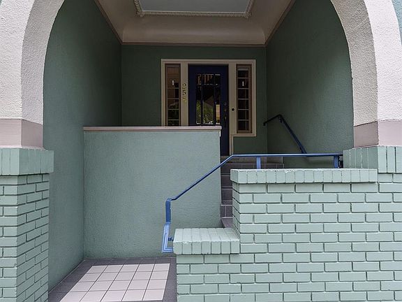 5th image of 258 Diamond St