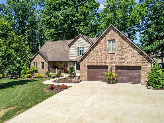 2nd image of 153 Lakewood Rd