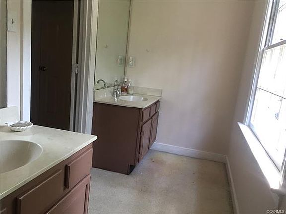 4th image of 12100 Diamond Hill Dr