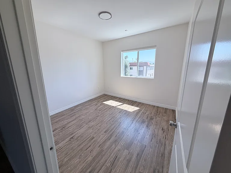 6017 Rhodes Ave #12405-301 — Photo 8