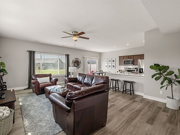 4th image of 836 Kinney Cir NE