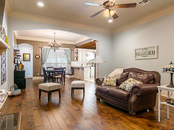 5th image of 100 La Villa Cir