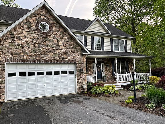 3rd image of 446 McBride Ln