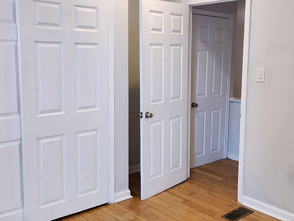 3rd image of 5407 Harlan St #1