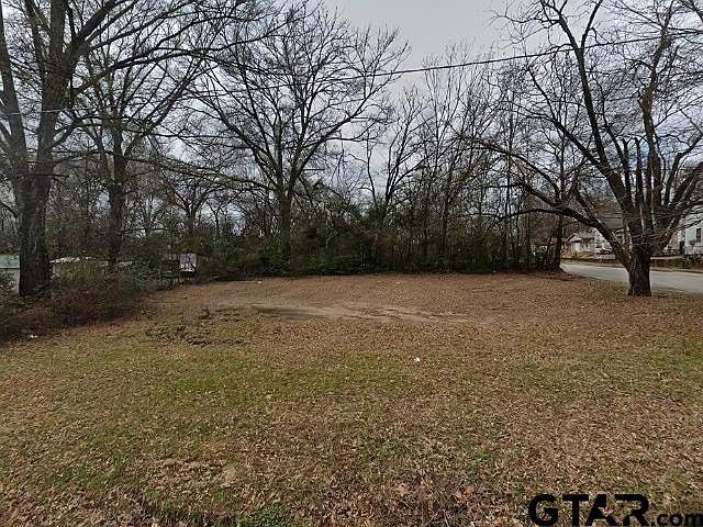 1st image of 220 N Confederate Ave