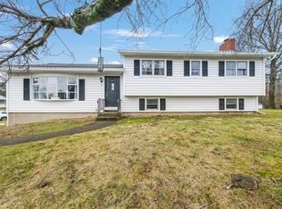 1 Saddle Pl, Newburgh, NY 12550